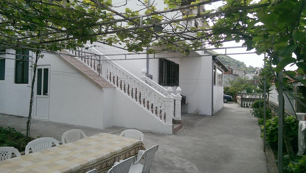 Guesthouse Sinani Улцин Екстериор снимка