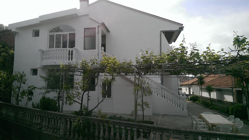 Guesthouse Sinani Улцин Екстериор снимка