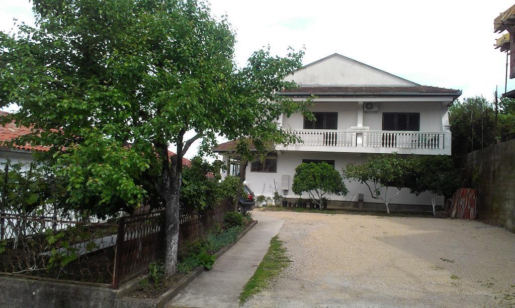 Guesthouse Sinani Улцин Екстериор снимка