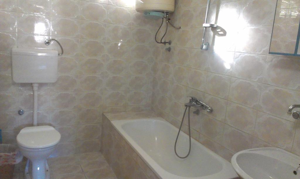 Guesthouse Sinani Улцин Стая снимка