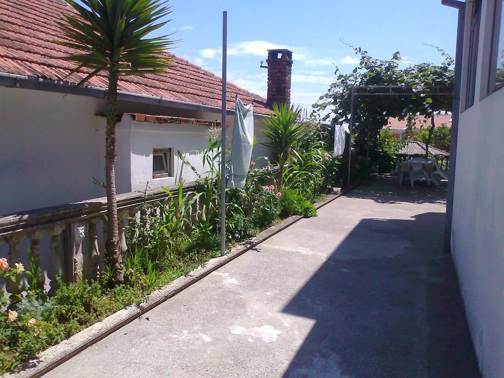 Guesthouse Sinani Улцин Екстериор снимка