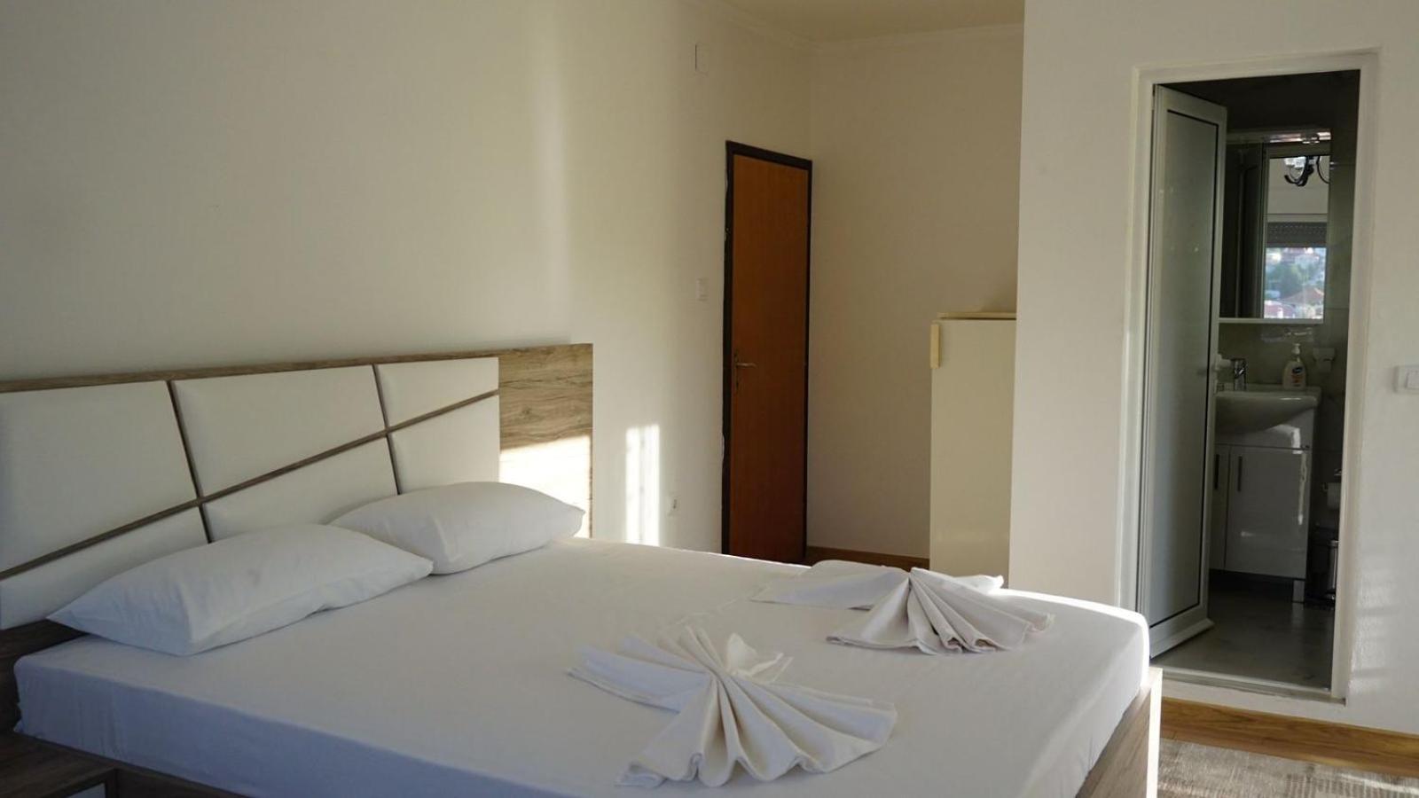Guesthouse Sinani Улцин Екстериор снимка
