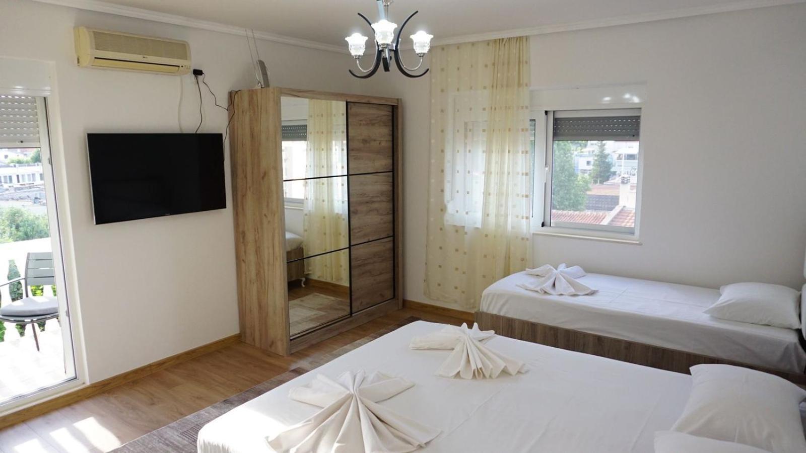 Guesthouse Sinani Улцин Екстериор снимка