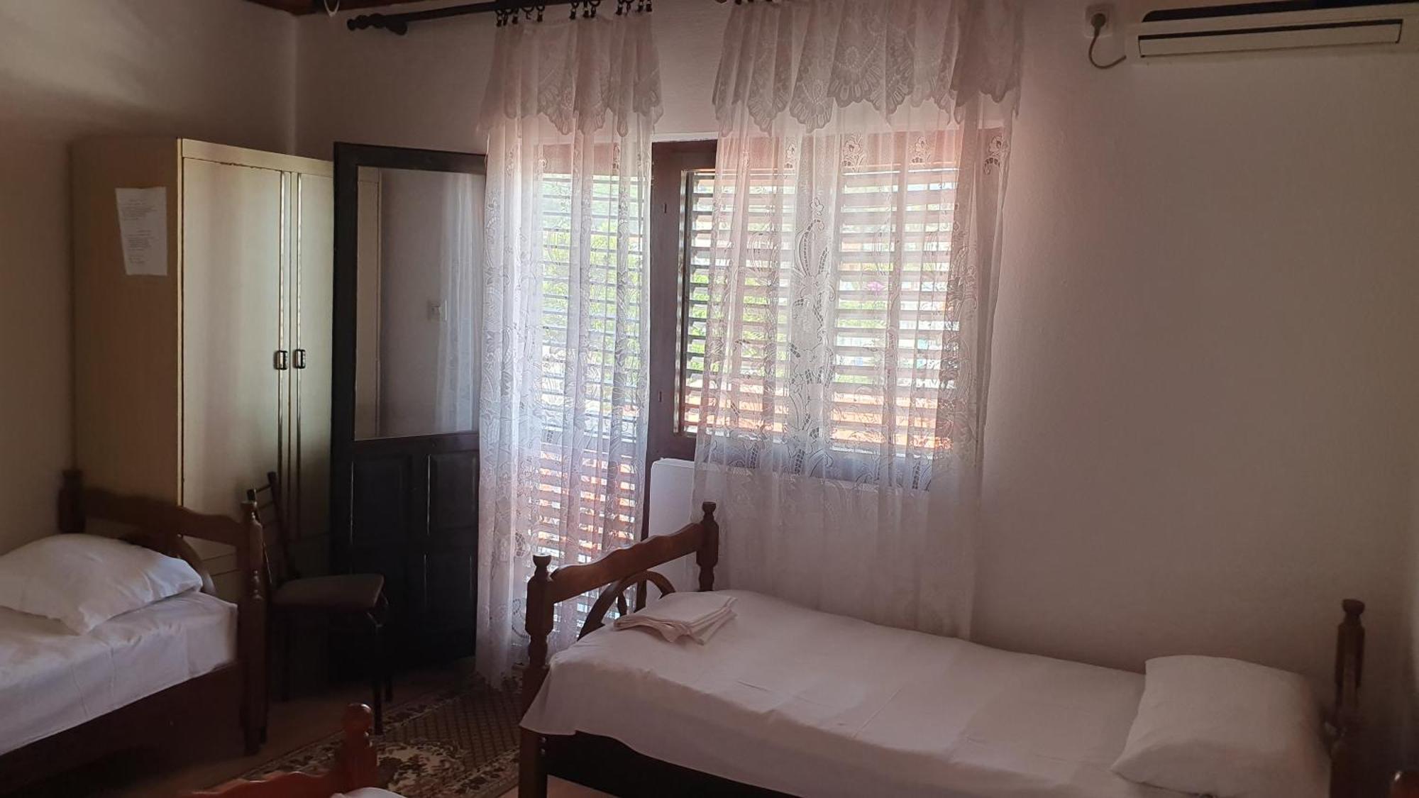Guesthouse Sinani Улцин Екстериор снимка