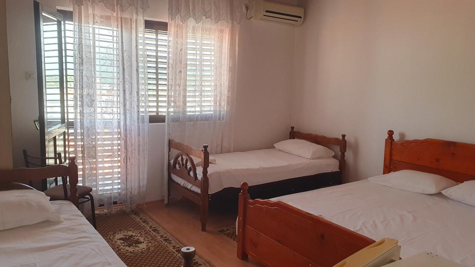 Guesthouse Sinani Улцин Екстериор снимка