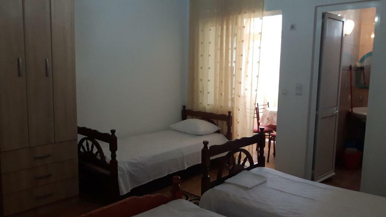 Guesthouse Sinani Улцин Екстериор снимка